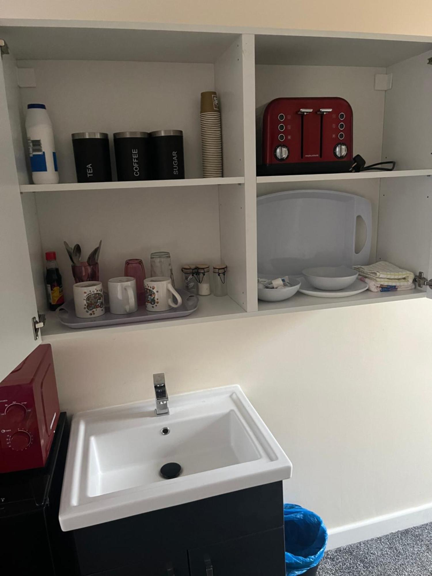 Self Contained Room, En-Suite With Separate Lockable Front Door, Located In An Exclusive Area Wednesbury Ngoại thất bức ảnh